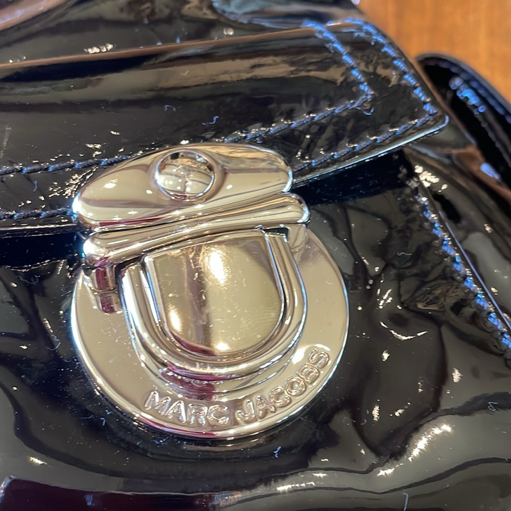 MARC JACOBS Black Patent Multi Pocket Bag Hobe - Picture 7 of 12